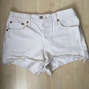 Levi’s white shorts